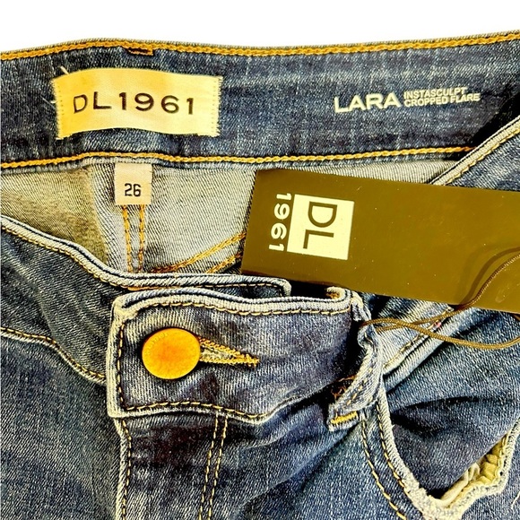 NWT DL1961 Lara intercept cropped flare mid tone distressed frayed hems size 26 - Picture 7 of 9
